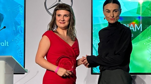 Miriam Peters gewinnt Emotion Award